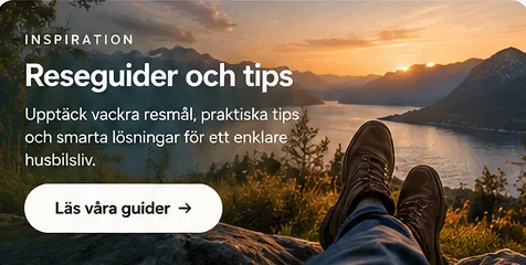 Illustrerad utsikt över fjällsjö i kvällsljus